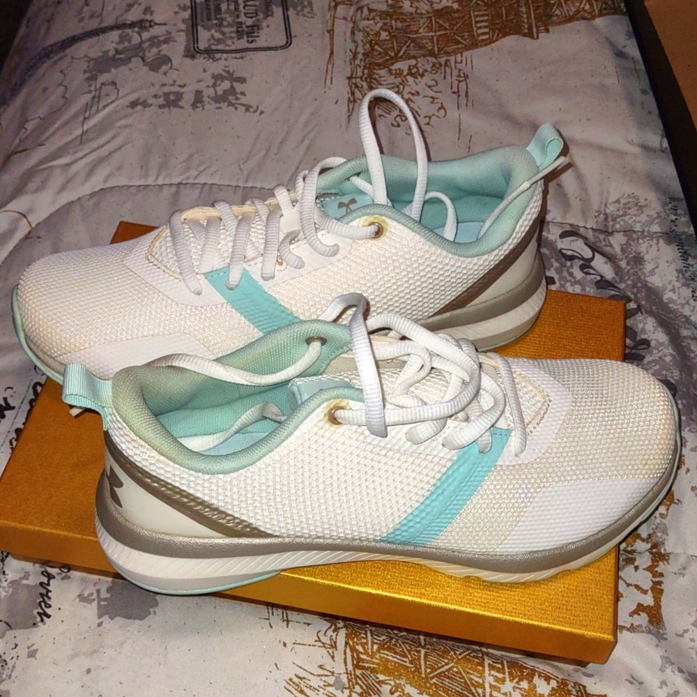 Brand new Under Armour shoes